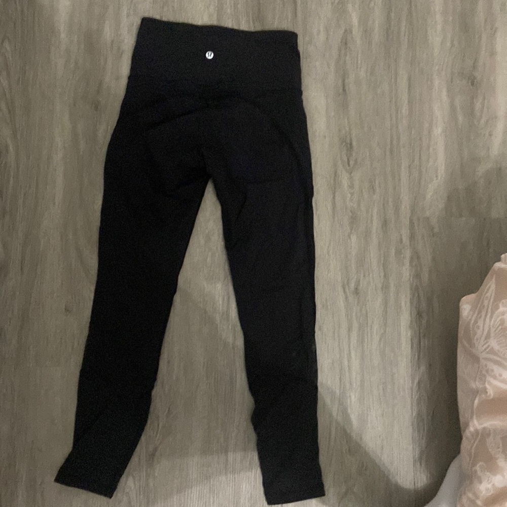Lululemon leggings size 4 32’ in